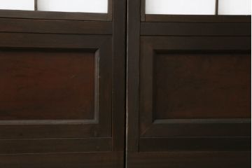昭和中期の格子戸をリペア&カスタム!リサイズし、ガラス部分はすりガラスに変更。障子はプラスチック障子に張替え。チェスナット系に着色仕上げ。(障子戸、ガラス帯戸、引き戸、建具)