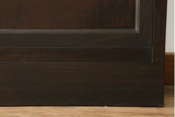 昭和中期の格子戸をリペア&カスタム!リサイズし、ガラス部分はすりガラスに変更。障子はプラスチック障子に張替え。チェスナット系に着色仕上げ。(障子戸、ガラス帯戸、引き戸、建具)