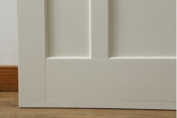 昭和初期のペイントドアをリペア&カスタム!リサイズし、蝶番を交換。アンティークホワイトでペイント仕上げ。(扉、木製ドア、建具)