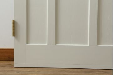 昭和初期のペイントドアをリペア&カスタム!リサイズし、蝶番を交換。アンティークホワイトでペイント仕上げ。(扉、木製ドア、建具)