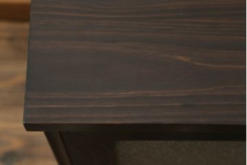 テレビ台をリペア&カスタム!天板を補強し、扉はガラス扉に変更。既存の衣装盆は残しつつ、交換用の棚板を新規製作。全体を1トーン落ち着いた色味に着色仕上げ。(ローボード、テレビボード、和タンス、時代箪笥、引き出し)