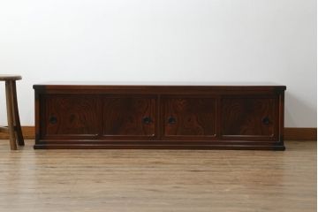 志太民芸家具のローボードをリペア&カスタム!元の色味を活かしつつ1トーン落ち着いた色に着色仕上げ。(サイドボード、和箪笥、収納箪笥、整理タンス、テレビ台、テレビボード、引き出し)