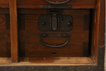 江戸〜明治期の佐渡船箪笥の見た目を変えずに綺麗にリペア!引き出しや可動部を調整し、クリアワックス仕上げ。(舟箪笥、時代箪笥、帳箱、小物収納、帳場箪笥)