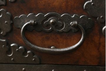 江戸〜明治期の佐渡船箪笥の見た目を変えずに綺麗にリペア!引き出しや可動部を調整し、クリアワックス仕上げ。(舟箪笥、時代箪笥、帳箱、小物収納、帳場箪笥)