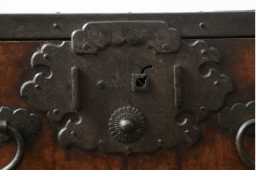 江戸〜明治期の佐渡船箪笥の見た目を変えずに綺麗にリペア!引き出しや可動部を調整し、クリアワックス仕上げ。(舟箪笥、時代箪笥、帳箱、小物収納、帳場箪笥)