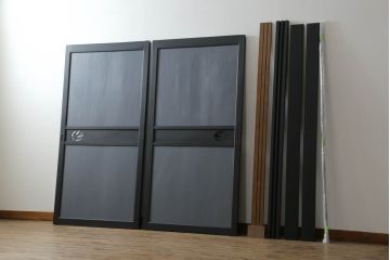 明治期の板戸をリペア&カスタム!丸戸車からV字戸車に交換。戸枠を新規製作。(帯戸、引き戸、建具)