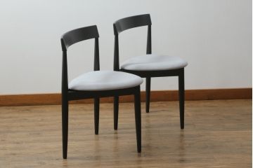 ハンス・オルセン(HANS OLSEN)デザインのチェアをリペア&カスタム!座面の生地を張替え、木部をマットブラックでペイント仕上げ。(ダイニングチェア、椅子、イス、いす、スタッキング、ヴィンテージ、北欧)