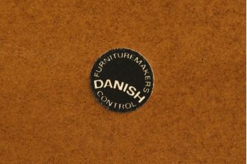 ハンス・オルセン(HANS OLSEN)デザインのチェアをリペア&カスタム!座面の生地を張替え、木部をマットブラックでペイント仕上げ。(ダイニングチェア、椅子、イス、いす、スタッキング、ヴィンテージ、北欧)
