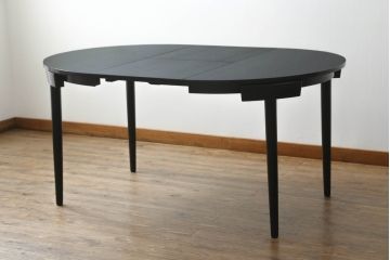 ハンス・オルセン(HANS OLSEN)デザインのダイニングテーブルとチェア4脚セットをリペア&カスタム!チェアの座面を張替え、木部をマットブラックでペイント仕上げ。(エクステンションテーブル、拡張式テーブル、4人掛け、ダイニングチェア、椅子、イス、いす、スタッキング、ヴィンテージ、北欧)