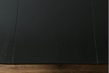 ハンス・オルセン(HANS OLSEN)デザインのダイニングテーブルとチェア4脚セットをリペア&カスタム!チェアの座面を張替え、木部をマットブラックでペイント仕上げ。(エクステンションテーブル、拡張式テーブル、4人掛け、ダイニングチェア、椅子、イス、いす、スタッキング、ヴィンテージ、北欧)