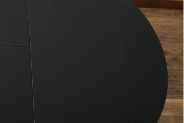 ハンス・オルセン(HANS OLSEN)デザインのダイニングテーブルとチェア4脚セットをリペア&カスタム!チェアの座面を張替え、木部をマットブラックでペイント仕上げ。(エクステンションテーブル、拡張式テーブル、4人掛け、ダイニングチェア、椅子、イス、いす、スタッキング、ヴィンテージ、北欧)