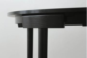 ハンス・オルセン(HANS OLSEN)デザインのダイニングテーブルとチェア4脚セットをリペア&カスタム!チェアの座面を張替え、木部をマットブラックでペイント仕上げ。(エクステンションテーブル、拡張式テーブル、4人掛け、ダイニングチェア、椅子、イス、いす、スタッキング、ヴィンテージ、北欧)