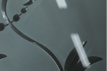 ペイントドアをリペア&カスタム!設置場所に合わせて仕様を変更し、戸枠を新たに製作。表面は茶色・裏面は白でペイント仕上げ。エッチングガラス、彫刻ガラス、切子ガラス、英国、玄関ドア、玄関扉、建具)