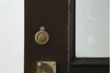 ペイントドアをリペア&カスタム!設置場所に合わせて仕様を変更し、戸枠を新たに製作。表面は茶色・裏面は白でペイント仕上げ。エッチングガラス、彫刻ガラス、切子ガラス、英国、玄関ドア、玄関扉、建具)