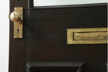ペイントドアをリペア&カスタム!設置場所に合わせて仕様を変更し、戸枠を新たに製作。表面は茶色・裏面は白でペイント仕上げ。エッチングガラス、彫刻ガラス、切子ガラス、英国、玄関ドア、玄関扉、建具)