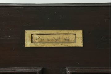 ペイントドアをリペア&カスタム!設置場所に合わせて仕様を変更し、戸枠を新たに製作。表面は茶色・裏面は白でペイント仕上げ。エッチングガラス、彫刻ガラス、切子ガラス、英国、玄関ドア、玄関扉、建具)