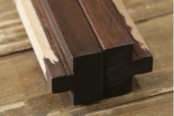 ペイントドアをリペア&カスタム!設置場所に合わせて仕様を変更し、戸枠を新たに製作。表面は茶色・裏面は白でペイント仕上げ。エッチングガラス、彫刻ガラス、切子ガラス、英国、玄関ドア、玄関扉、建具)