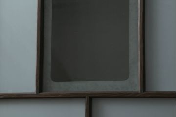 昭和初期のガラス窓の見た目を変えずに綺麗にリペア!元の色味を活かした着色仕上げ。(引き戸、ガラス戸、建具)