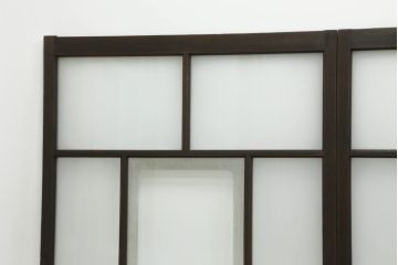昭和初期のガラス窓の見た目を変えずに綺麗にリペア!元の色味を活かした着色仕上げ。(引き戸、ガラス戸、建具)