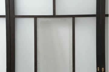 昭和初期のガラス窓の見た目を変えずに綺麗にリペア!元の色味を活かした着色仕上げ。(引き戸、ガラス戸、建具)