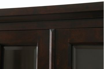 北海道民芸家具のキャビネットをリペア&カスタム!高品質リペアを施し、新たに台輪を取り付け。1トーン落ち着いた色味に着色仕上げ。(食器棚、飾り棚、収納棚、本箱、ブックケース、サイドボード、サイドキャビネット)