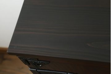 サイドボードをリペア&カスタム!天板・台輪・キャスターを新たに取り付け、1トーン落ち着いた色味に着色仕上げ。(引き出し、着物箪笥、衣装タンス、収納箪笥、衣装盆)