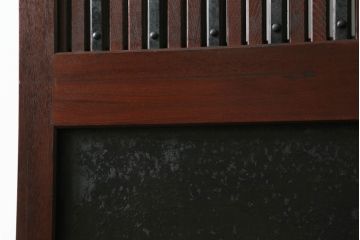 明治時代の蔵戸をリペア&カスタム!リサイズし、裏面の手掛け引手を加工。すりガラス・丁番・ドアダンパーの取り付け。現状の色味を活かした仕上げ。(玄関戸、玄関ドア、建具)