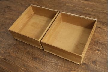スタッキングシャツケースをリペア&カスタム!高品質リペアを施し、茶色で着色仕上げ。本体と合わせたデザインのお盆を新規製作。(キャビネット、収納棚、戸棚、引き出し、店舗什器)