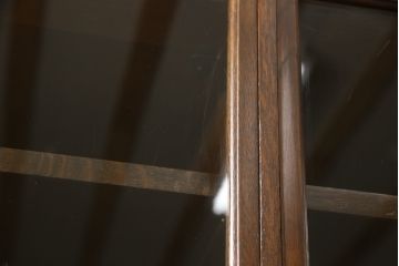 スタッキングシャツケースをリペア&カスタム!高品質リペアを施し、茶色で着色仕上げ。本体と合わせたデザインのお盆を新規製作。(キャビネット、収納棚、戸棚、引き出し、店舗什器)