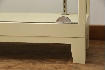 ガラスケースをリペア&カスタム!天板と側面板をクリアガラスに変更し、木部はモカベージュでペイント仕上げ。(ショーケース、陳列棚、飾り棚、店舗什器)