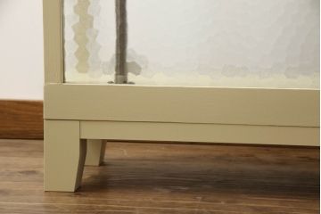 ガラスケースをリペア&カスタム!天板と側面板をクリアガラスに変更し、木部はモカベージュでペイント仕上げ。(ショーケース、陳列棚、飾り棚、店舗什器)