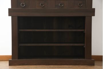 水屋箪笥をリペア&カスタム!下段に棚板を製作し追加。網部分をクリアガラスに変更。1トーン落ち着いた色味に着色仕上げ。(キャビネット、食器棚、収納棚、戸棚)