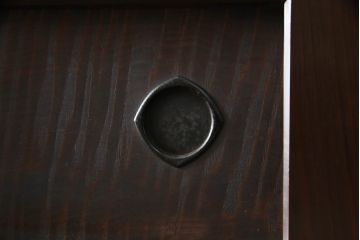水屋箪笥をリペア&カスタム!下段に棚板を製作し追加。網部分をクリアガラスに変更。1トーン落ち着いた色味に着色仕上げ。(キャビネット、食器棚、収納棚、戸棚)