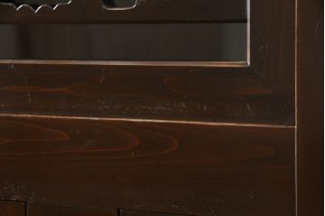 水屋箪笥をリペア&カスタム!下段に棚板を製作し追加。網部分をクリアガラスに変更。1トーン落ち着いた色味に着色仕上げ。(キャビネット、食器棚、収納棚、戸棚)