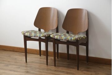 ダイニングチェアをリペア&カスタム!座面の生地を張替え、背もたれは木製に変更。1トーン落ち着いた色味に着色仕上げ。(椅子、イス、イギリス、英国)