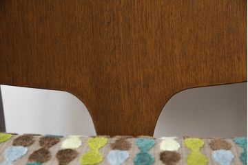 ダイニングチェアをリペア&カスタム!座面の生地を張替え、背もたれは木製に変更。1トーン落ち着いた色味に着色仕上げ。(椅子、イス、イギリス、英国)