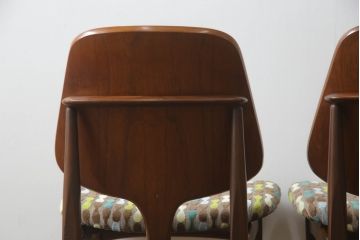ダイニングチェアをリペア&カスタム!座面の生地を張替え、背もたれは木製に変更。1トーン落ち着いた色味に着色仕上げ。(椅子、イス、イギリス、英国)