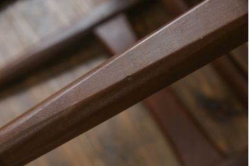 ダイニングチェアをリペア&カスタム!座面の生地を張替え、背もたれは木製に変更。1トーン落ち着いた色味に着色仕上げ。(椅子、イス、イギリス、英国)
