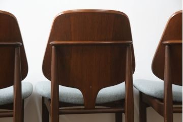 ダイニングチェアをリペア&カスタム!座面の生地を張替え、背もたれは木製に変更。1トーン落ち着いた色味に着色仕上げ。(椅子、イス、イギリス、英国)