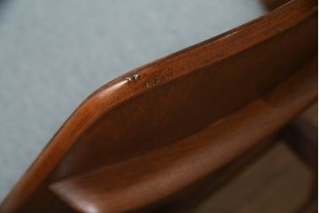 ダイニングチェアをリペア&カスタム!座面の生地を張替え、背もたれは木製に変更。1トーン落ち着いた色味に着色仕上げ。(椅子、イス、イギリス、英国)