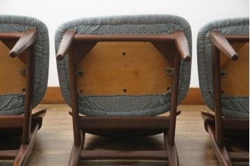 ダイニングチェアをリペア&カスタム!座面の生地を張替え、背もたれは木製に変更。1トーン落ち着いた色味に着色仕上げ。(椅子、イス、イギリス、英国)