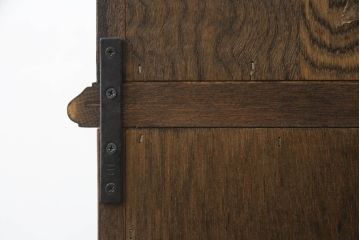 食器棚をリペア&カスタム!上段左右の棚に新たに棚板を製作し、現状の色味をベースに着色仕上げ。(収納棚、戸棚、飾り棚、カップボード、キャビネット)