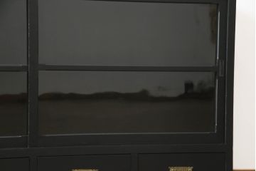 収納棚をリペア&カスタム!新たに可動式の棚板を製作。マットブラックでペイント仕上げ。(戸棚、サイドボード、サイドキャビネット、引き出し)