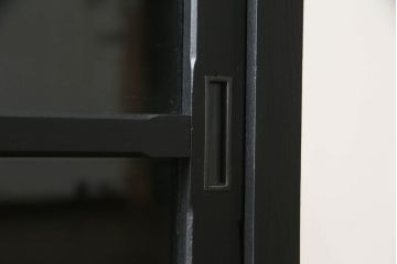 収納棚をリペア&カスタム!新たに可動式の棚板を製作。マットブラックでペイント仕上げ。(戸棚、サイドボード、サイドキャビネット、引き出し)