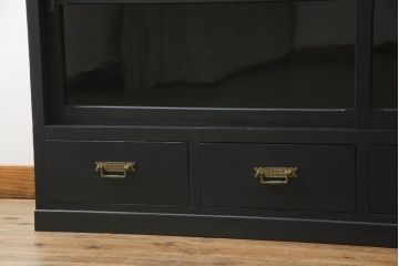 収納棚をリペア&カスタム!新たに可動式の棚板を製作。マットブラックでペイント仕上げ。(戸棚、サイドボード、サイドキャビネット、引き出し)