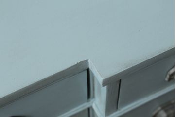 サイドボードをリペア&カスタム!取っ手の塗装を落とし、蝶番は交換。水色のアンティークエイジング塗装でペイント仕上げ。(サイドキャビネット、引き出し、リビングボード、収納棚、戸棚)
