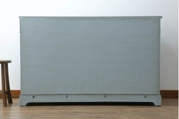 サイドボードをリペア&カスタム!取っ手の塗装を落とし、蝶番は交換。水色のアンティークエイジング塗装でペイント仕上げ。(サイドキャビネット、引き出し、リビングボード、収納棚、戸棚)