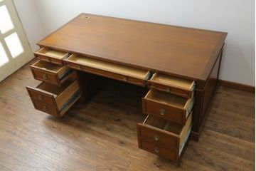 ドレクセルヘリテイジの両袖机をリペア&カスタム!4パーツに分割できるよう加工し、1トーン落ち着いた色味に着色仕上げ。(プレジデントデスク、ニーホールデスク、ワークデスク、オフィスデスク、在宅用、在宅ワーク用)