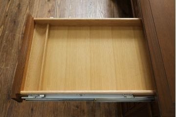 ドレクセルヘリテイジの両袖机をリペア&カスタム!4パーツに分割できるよう加工し、1トーン落ち着いた色味に着色仕上げ。(プレジデントデスク、ニーホールデスク、ワークデスク、オフィスデスク、在宅用、在宅ワーク用)