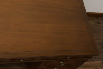 ドレクセルヘリテイジの両袖机をリペア&カスタム!4パーツに分割できるよう加工し、1トーン落ち着いた色味に着色仕上げ。(プレジデントデスク、ニーホールデスク、ワークデスク、オフィスデスク、在宅用、在宅ワーク用)